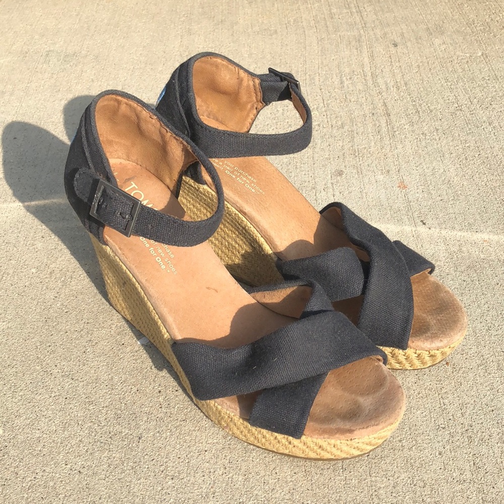 TOMS Wedge